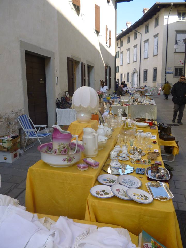 Mercanti nel borgo. ANTIGAE E… a VENÇON